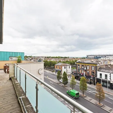 Large 3 Bed Sleeps 8