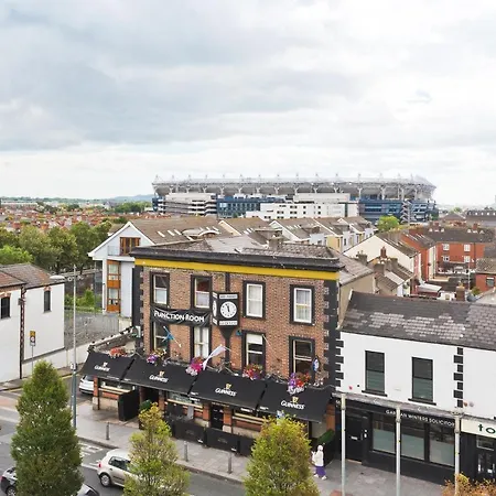 Large 3 Bed Sleeps 8 Dublin