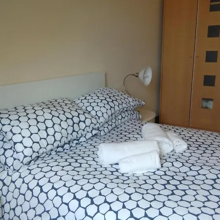 Large 3 Bed Sleeps 8 Apartment Dublin