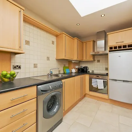 Large 3 Bed Sleeps 8 Dublin